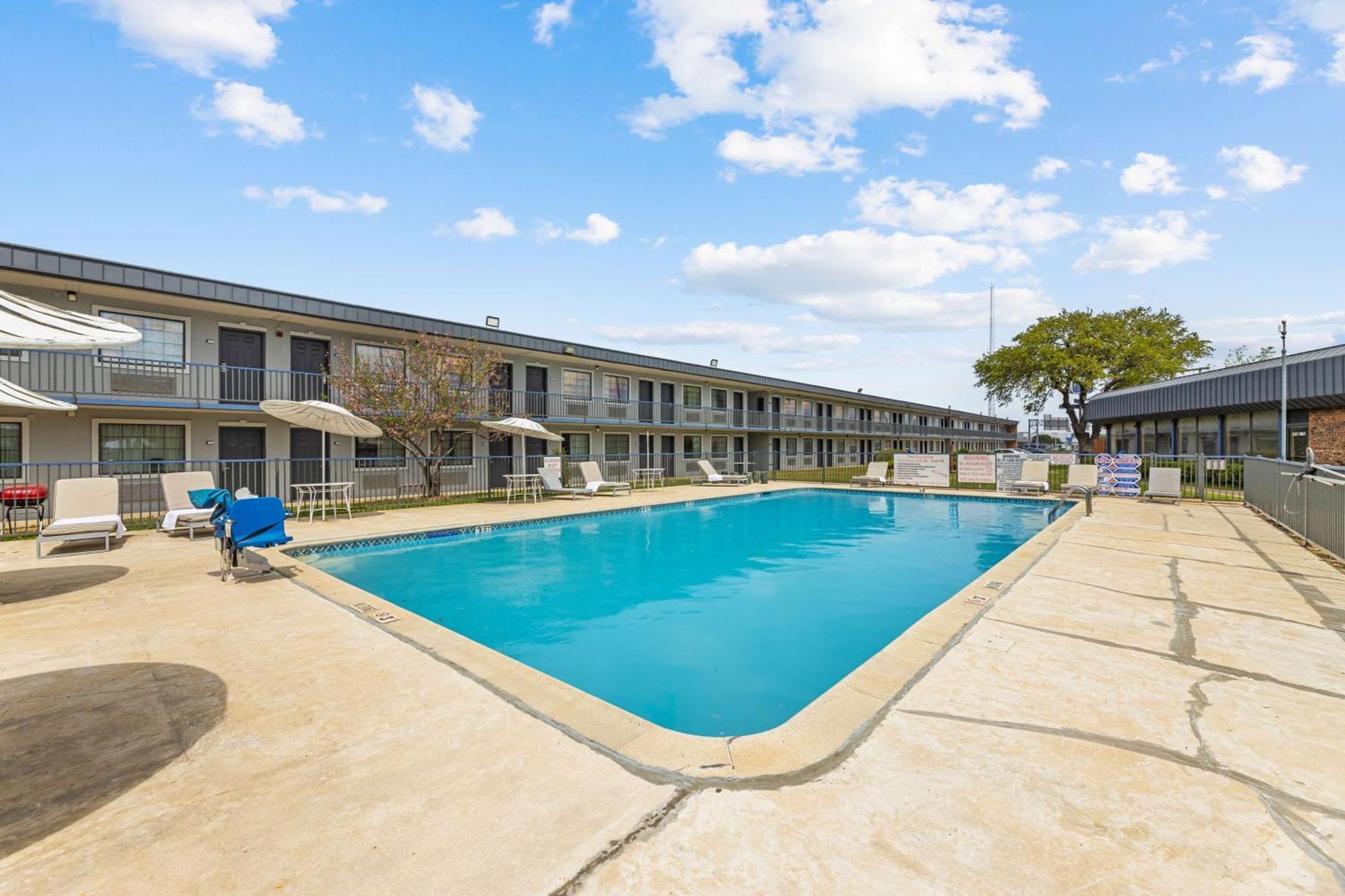 Americas Best Value Inn Fort Worth/Hurst Richland Hills Dış mekan fotoğraf