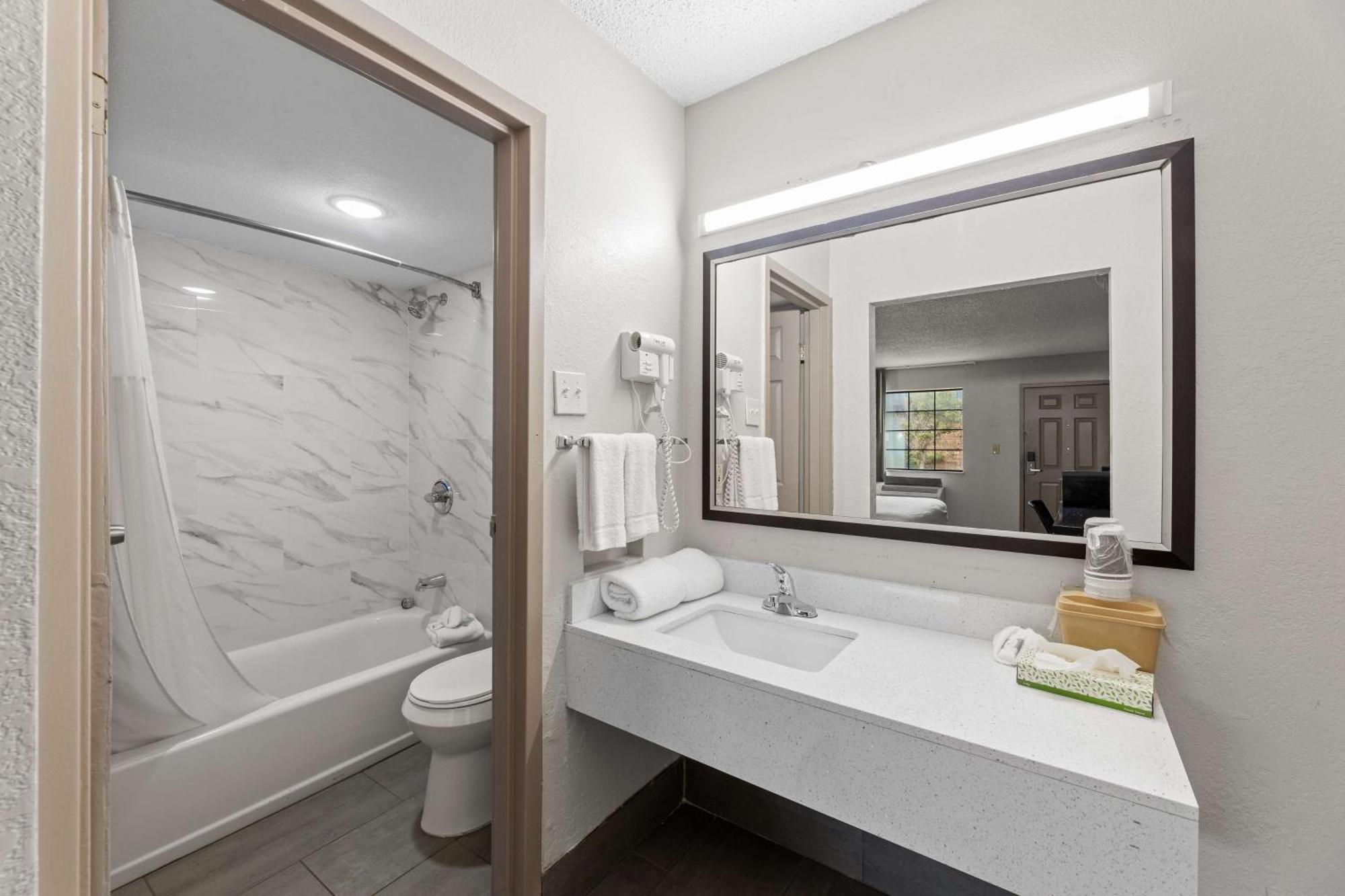 Americas Best Value Inn Fort Worth/Hurst Richland Hills Dış mekan fotoğraf