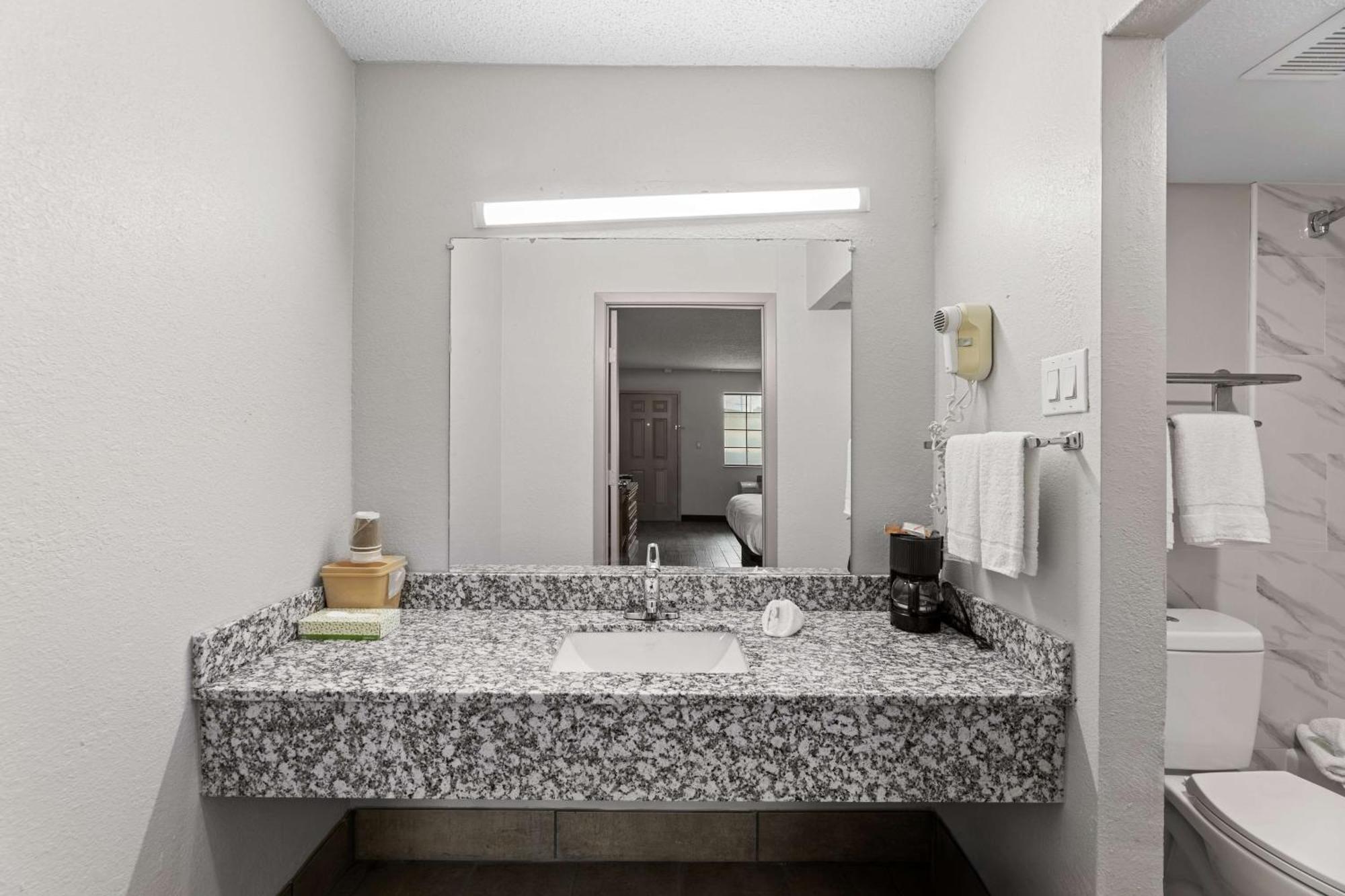 Americas Best Value Inn Fort Worth/Hurst Richland Hills Dış mekan fotoğraf
